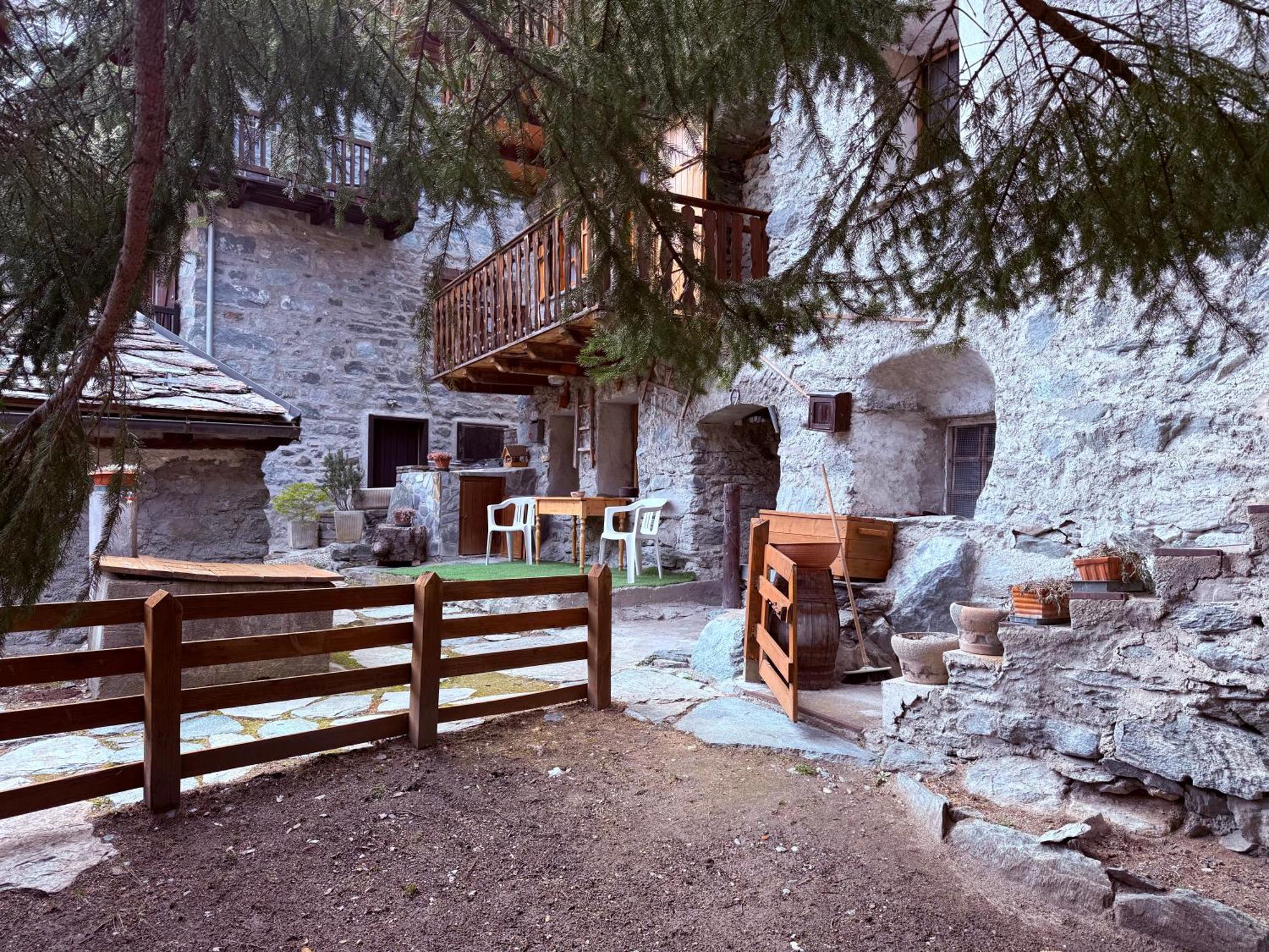 Casa Vacanze Nora Chamois Exteriér fotografie